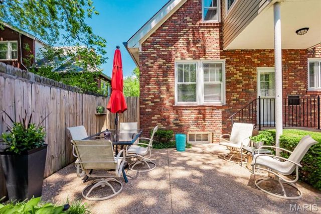 7330 Stanford Avenue, St Louis, MO 63130