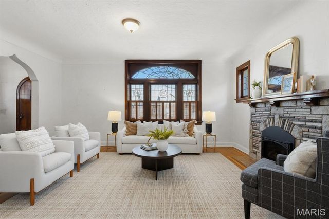 7330 Stanford Avenue, St Louis, MO 63130