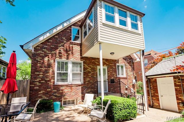 7330 Stanford Avenue, St Louis, MO 63130