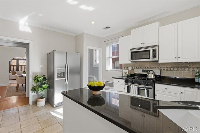 7330 Stanford Avenue, St Louis, MO 63130