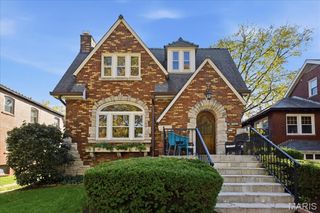 7330 Stanford Avenue, St Louis, MO 63130