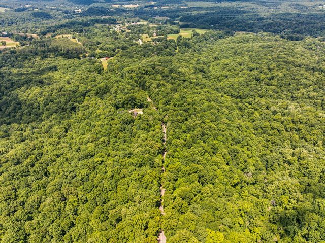 2 Greenbrier Rd, Franklin, TN 37064