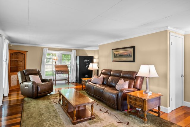 1364 Country Club Rd, Sparta, TN 38583