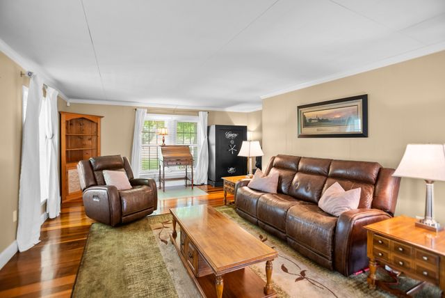 1364 Country Club Rd, Sparta, TN 38583