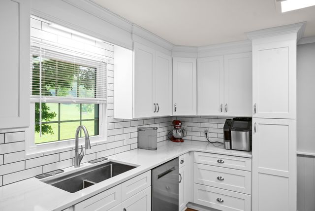 1364 Country Club Rd, Sparta, TN 38583