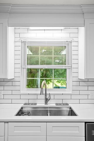 1364 Country Club Rd, Sparta, TN 38583