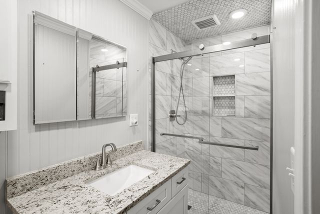 1364 Country Club Rd, Sparta, TN 38583