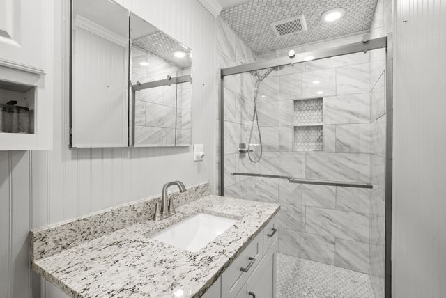 1364 Country Club Rd, Sparta, TN 38583