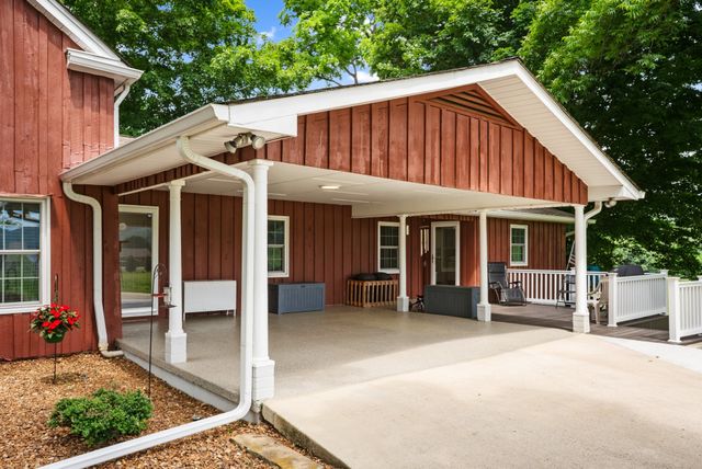 1364 Country Club Rd, Sparta, TN 38583