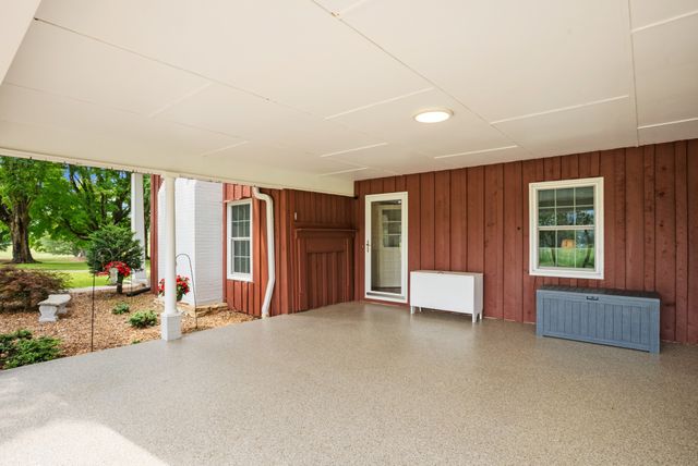 1364 Country Club Rd, Sparta, TN 38583