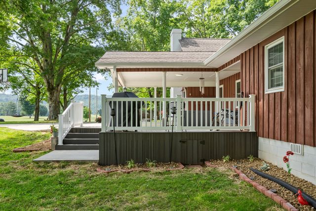 1364 Country Club Rd, Sparta, TN 38583