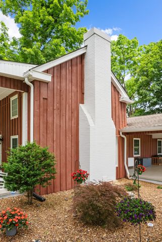 1364 Country Club Rd, Sparta, TN 38583