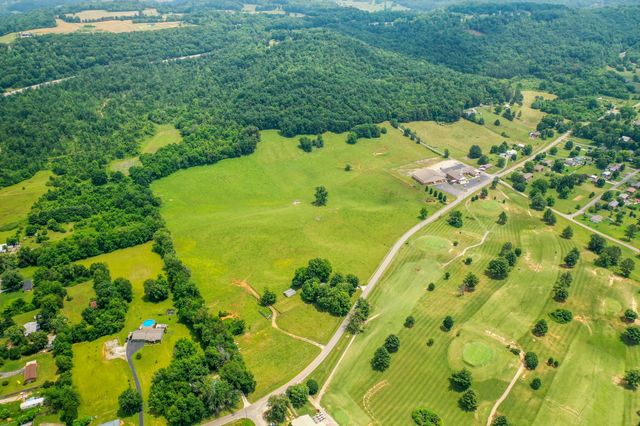 1364 Country Club Rd, Sparta, TN 38583