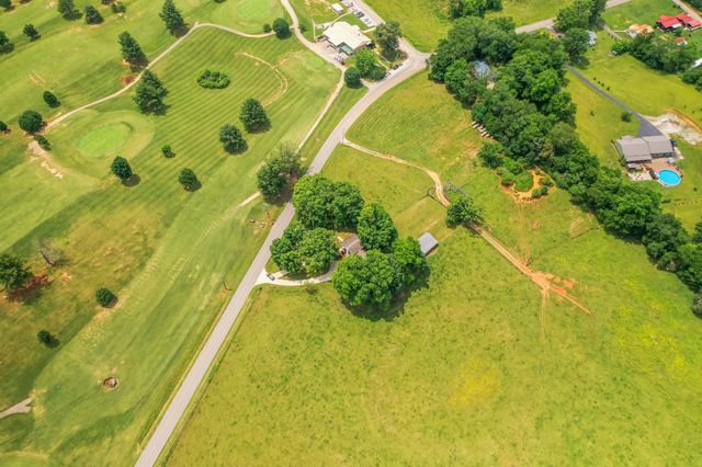 1364 Country Club Rd, Sparta, TN 38583