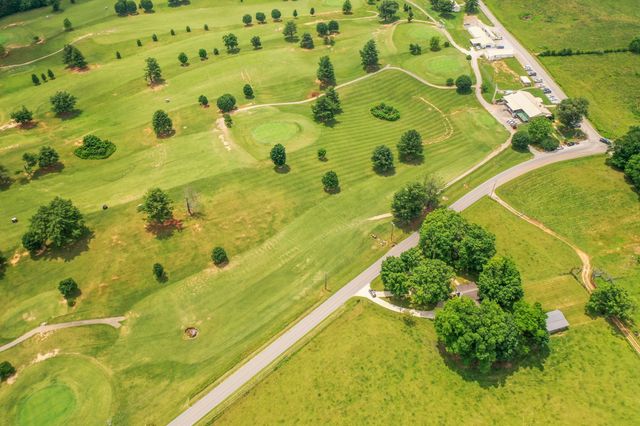 1364 Country Club Rd, Sparta, TN 38583