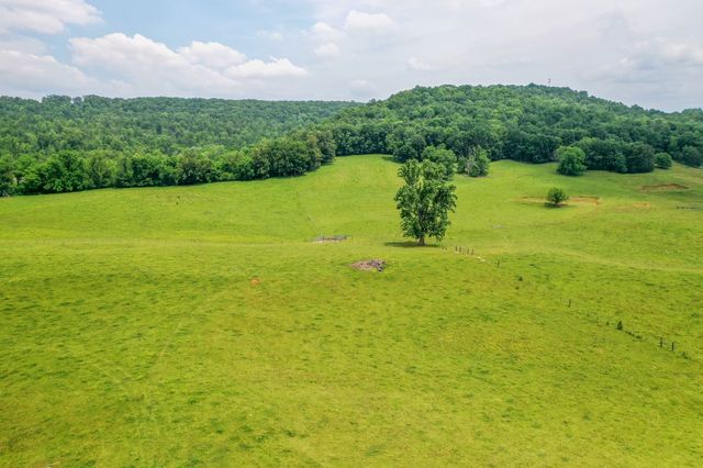 1364 Country Club Rd, Sparta, TN 38583