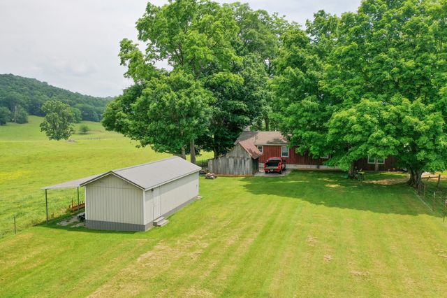 1364 Country Club Rd, Sparta, TN 38583