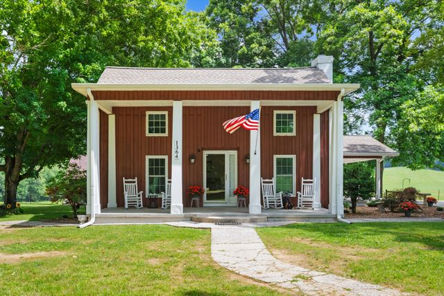 1364 Country Club Rd, Sparta, TN 38583
