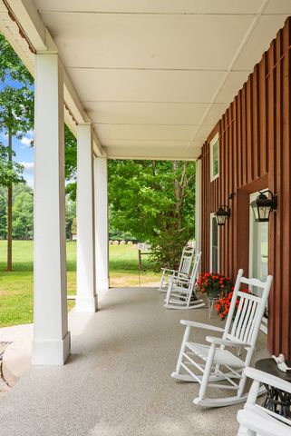 1364 Country Club Rd, Sparta, TN 38583