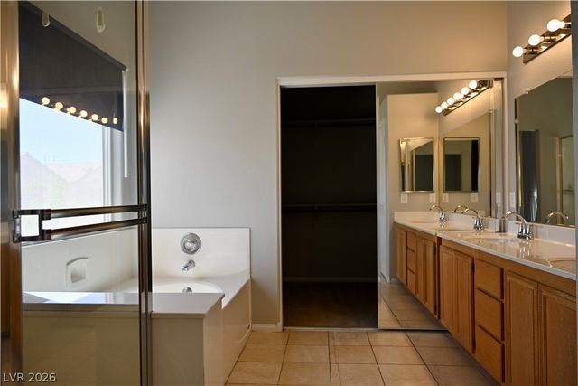 8829 Kingswood Drive, Las Vegas, NV 89147