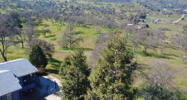 38075 Willowood Lane, Yokuts Valley, CA 93675