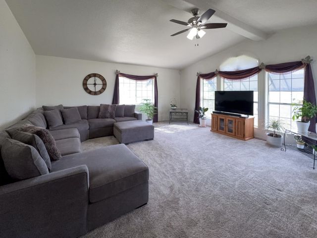38075 Willowood Lane, Yokuts Valley, CA 93675