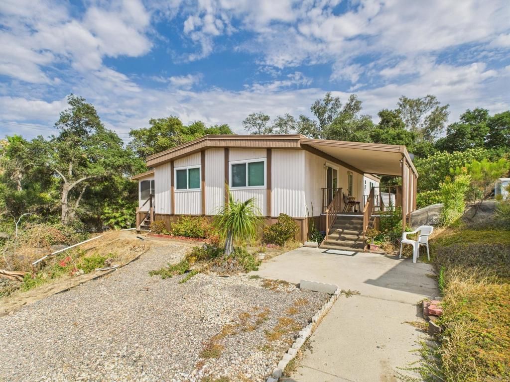 13460 Hwy 8 Business 124, Lakeside, CA 92040