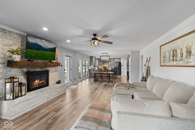 5911 N 400 W, Bargersville, IN 46106