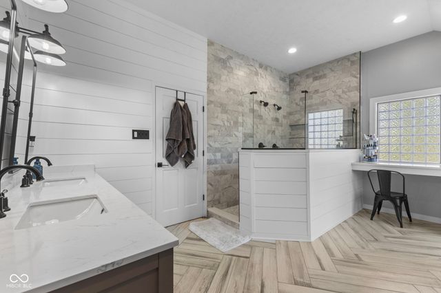 5911 N 400 W, Bargersville, IN 46106