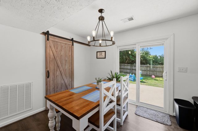 2617 Michelle Park, Lexington, KY 40511