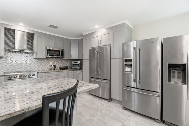 5730 ANNA DRIVE, Tampa, FL 33610