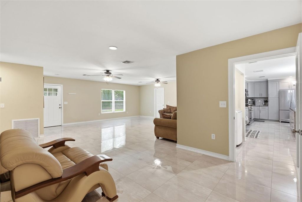 Image 11 of property listing at 5730 ANNA DRIVE, Tampa, FL 33610