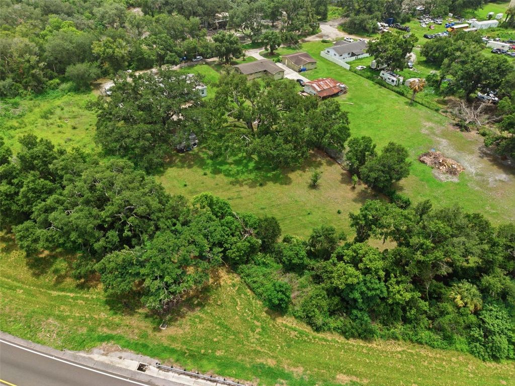 Image 39 of property listing at 5730 ANNA DRIVE, Tampa, FL 33610