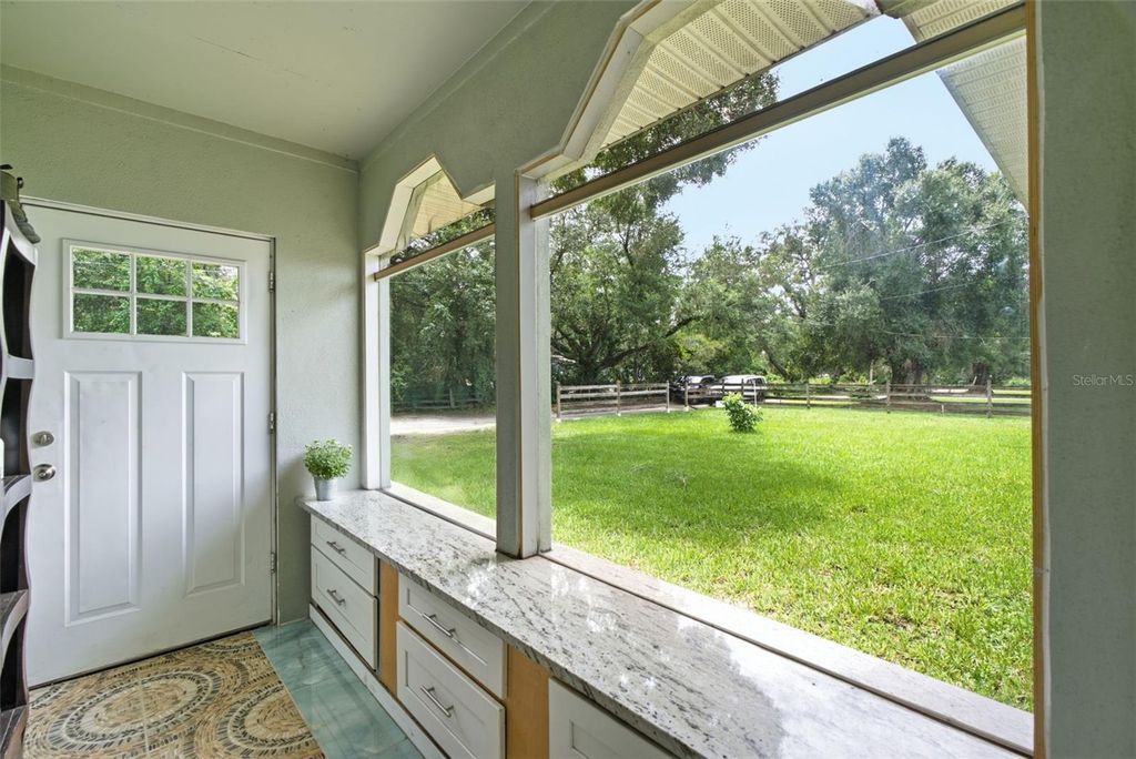 Image 5 of property listing at 5730 ANNA DRIVE, Tampa, FL 33610