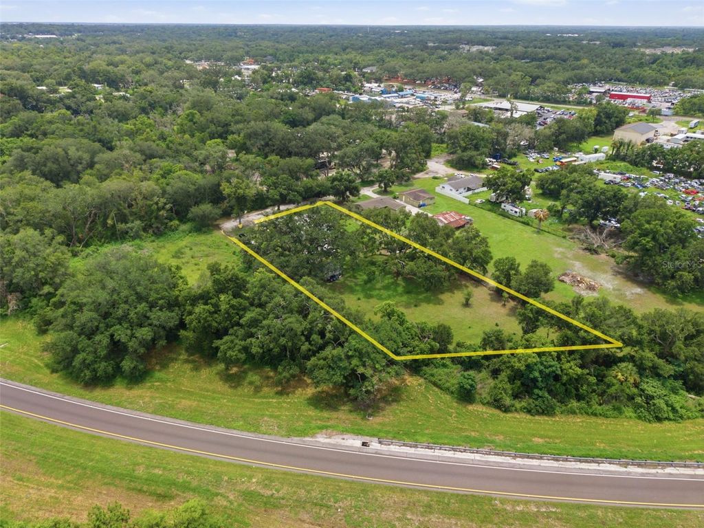 Image 45 of property listing at 5730 ANNA DRIVE, Tampa, FL 33610