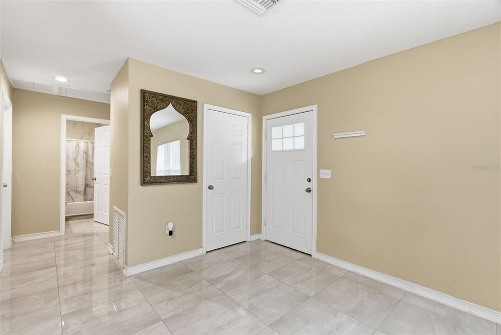 Image 6 of property listing at 5730 ANNA DRIVE, Tampa, FL 33610