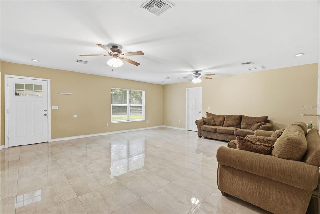 Image 7 of property listing at 5730 ANNA DRIVE, Tampa, FL 33610