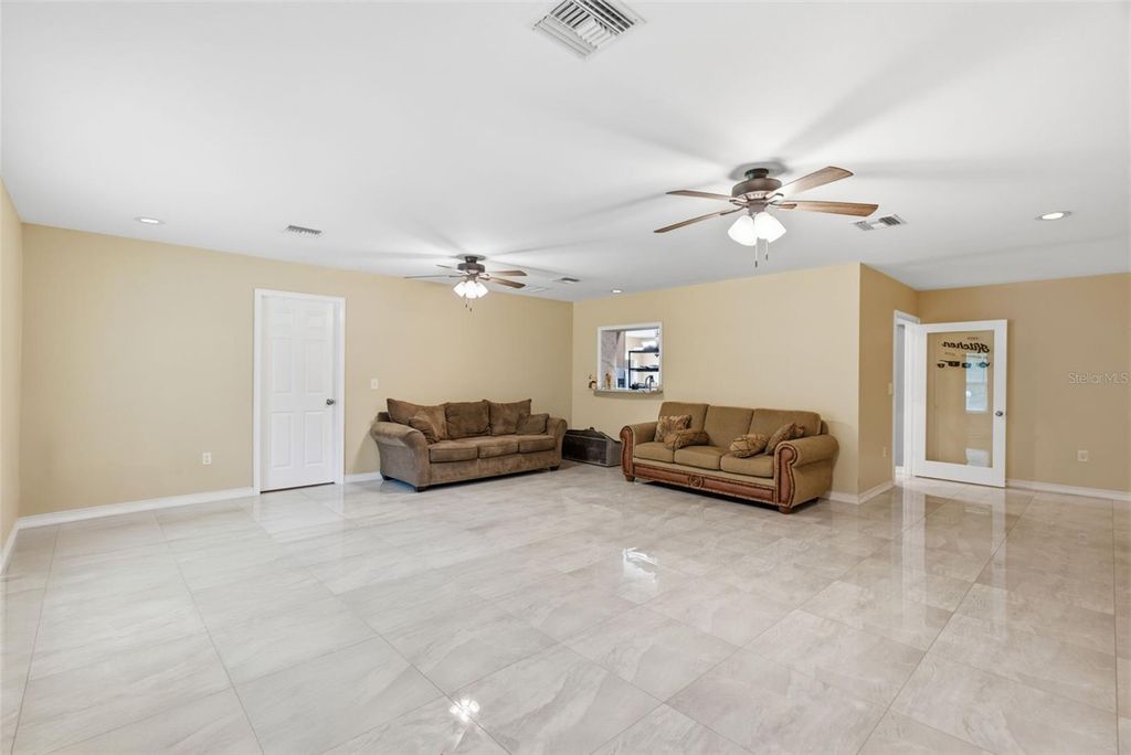 Image 9 of property listing at 5730 ANNA DRIVE, Tampa, FL 33610