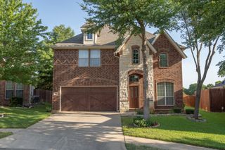 910 Waterside Drive, Euless, TX 76039