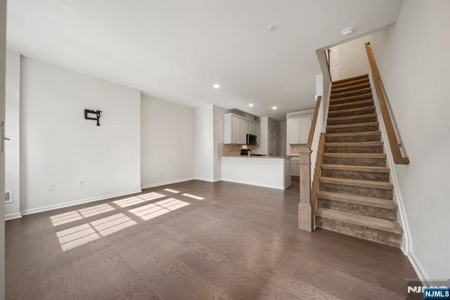 69 Arnold Drive 5810, Wood Ridge, NJ 07075