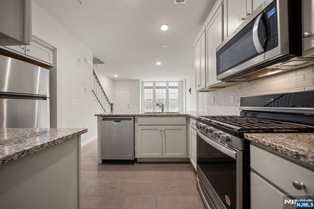 69 Arnold Drive 5810, Wood Ridge, NJ 07075