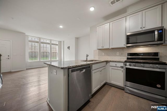 69 Arnold Drive 5810, Wood Ridge, NJ 07075