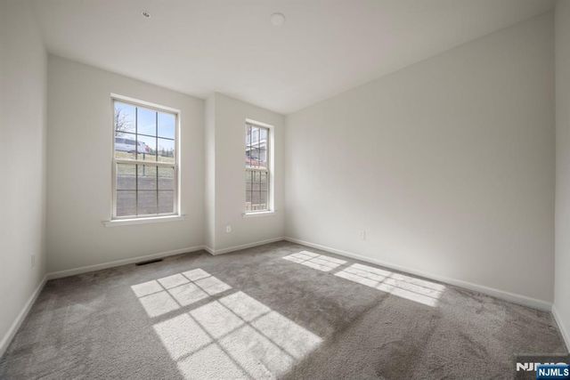 69 Arnold Drive 5810, Wood Ridge, NJ 07075