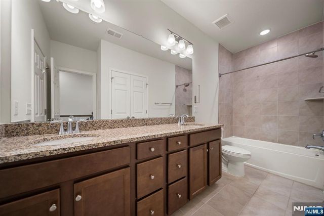 69 Arnold Drive 5810, Wood Ridge, NJ 07075