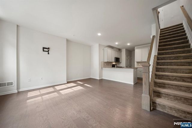 69 Arnold Drive 5810, Wood Ridge, NJ 07075