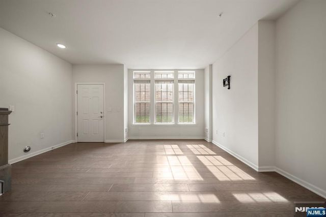 69 Arnold Drive 5810, Wood Ridge, NJ 07075