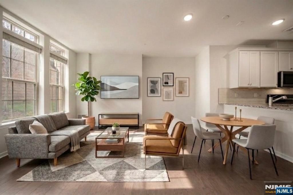 69 Arnold Drive 5810, Wood Ridge, NJ 07075