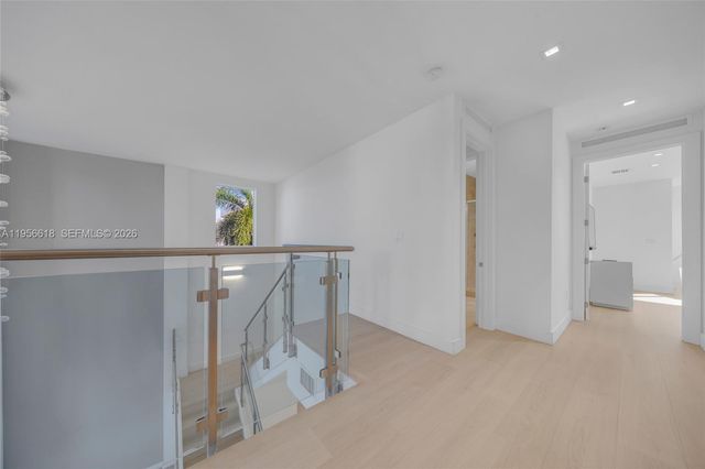 7541 NW 97th Ct, Doral, FL 33178