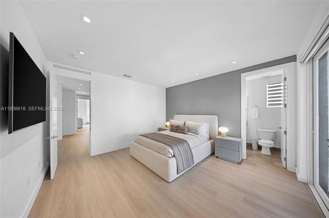 7541 NW 97th Ct, Doral, FL 33178