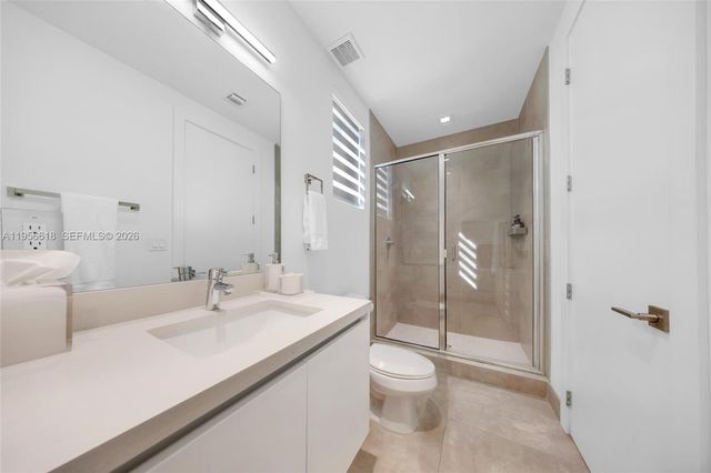 7541 NW 97th Ct, Doral, FL 33178